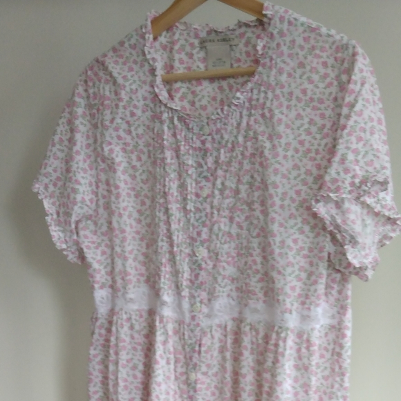 Vintage 100% cotton Laura Ashley Intimate & Sleepwear Night Gown sz Large - Picture 3 of 5